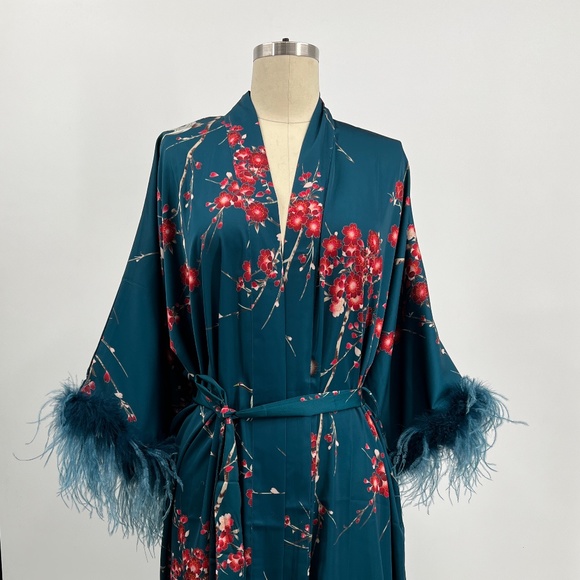 NWT Midi Kimono with feathers - Picture 7 of 13